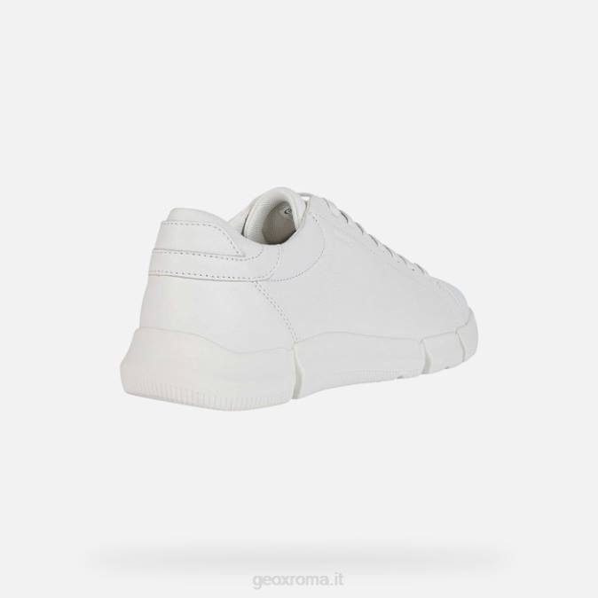 un uomo d'affari FX0W625 bianco Geox