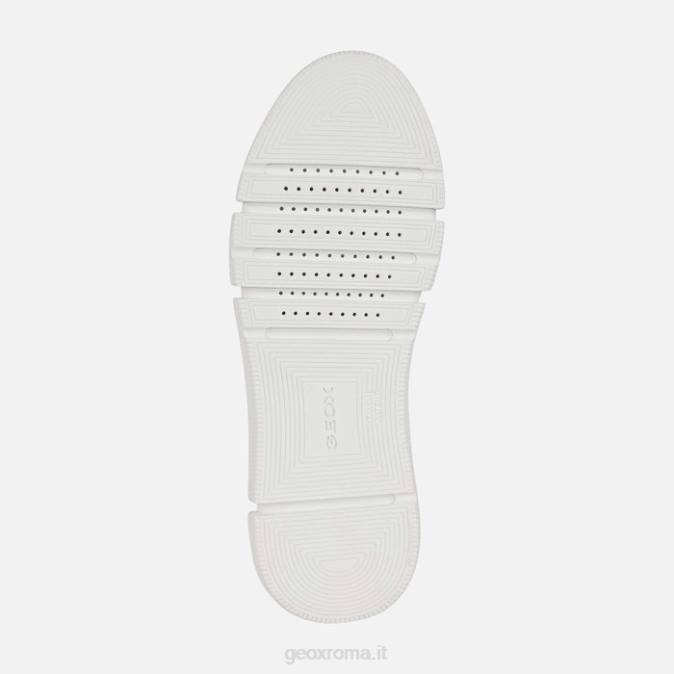 un uomo d'affari FX0W625 bianco Geox