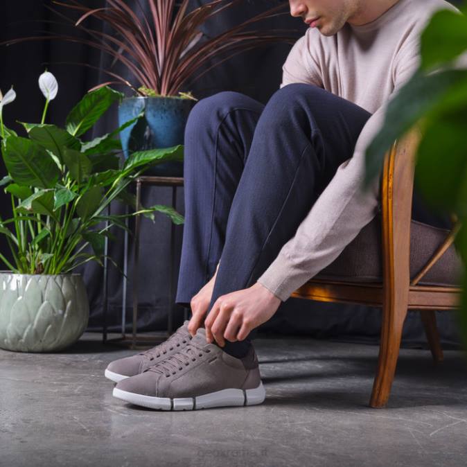 un uomo d'affari FX0W646 grigio tortora Geox